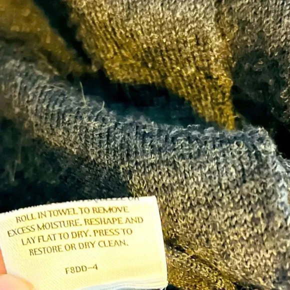 Eileen Fisher 100% Merino Wool Cardigan - Picture 5 of 6